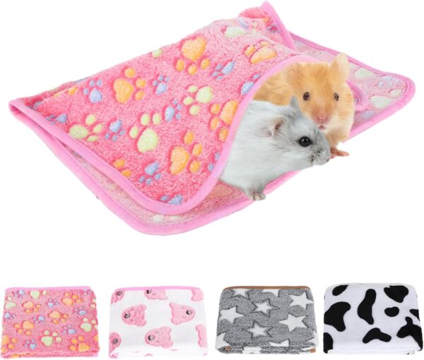 4 Pcs Small Animals Bedding Mats Coral Fleece, Soft Guinea Pig Blankets, Reusable Rabbits Hamster Fleece Cage Liners, Warm Small Animal Fleece Bedding Washable 60cm*40cm